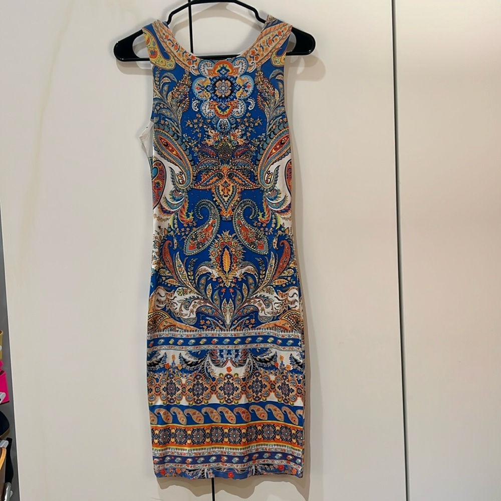 Geometric sleeveless dress with rhinestones